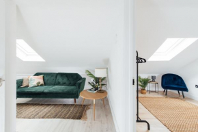 Contemporary 1 Bedroom Loft in Ilford, London, Ilford